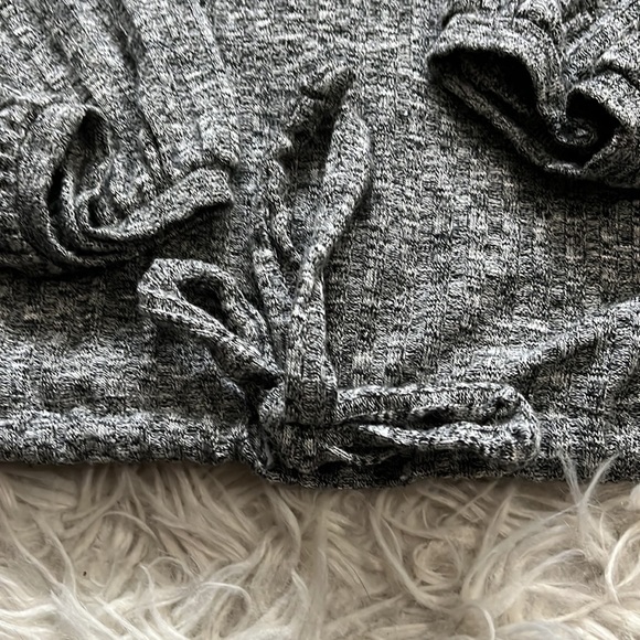 Coco + Jaimeson Heather Black Tie Waist Turtleneck Top XL - Picture 2 of 3